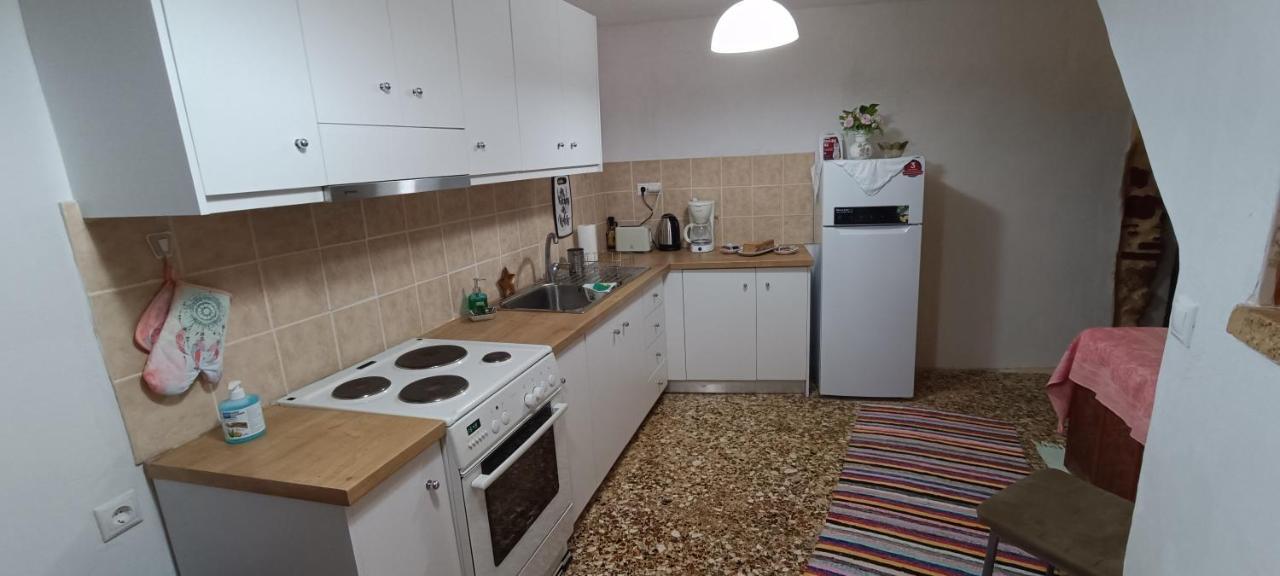 חאניה Comfortable And Spacious Stone Traditional Apartment מראה חיצוני תמונה