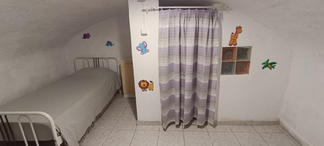 חאניה Comfortable And Spacious Stone Traditional Apartment מראה חיצוני תמונה